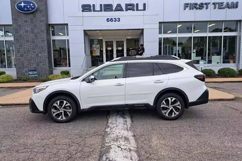 2021 Subaru Outback Touring XT photo 1