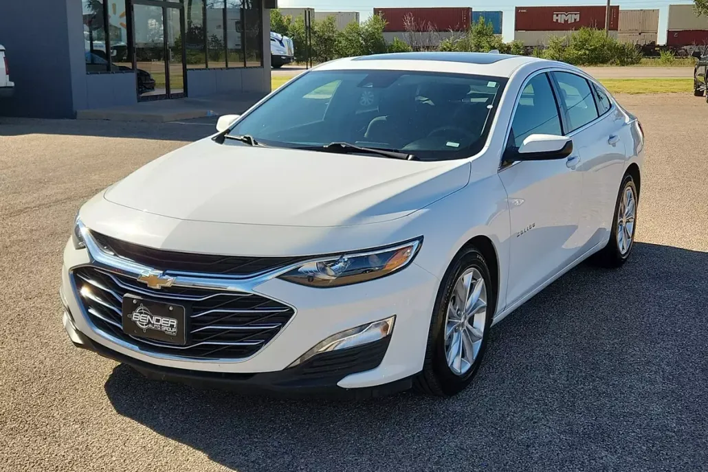 2024 Chevrolet Malibu 1LT photo 1