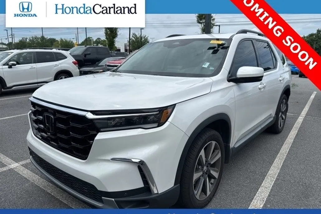 2023 Honda Pilot Touring photo 1
