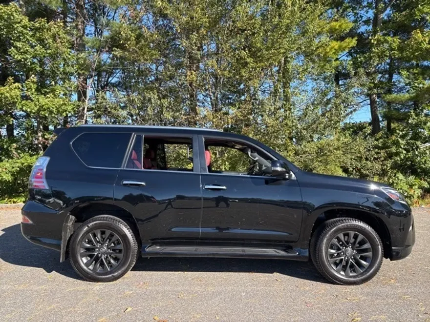 2022 Lexus GX 460 Premium photo 1