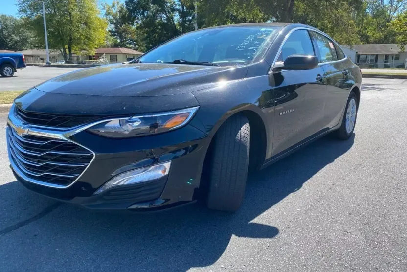 2024 Chevrolet Malibu 1LT photo 1