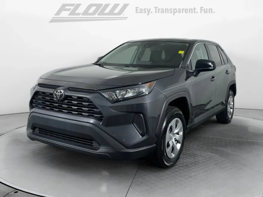 2022 Toyota RAV4 LE photo 1