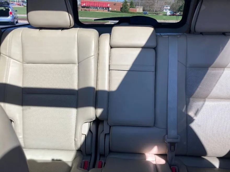 2012 Jeep Grand Cherokee Overland Summit photo 1