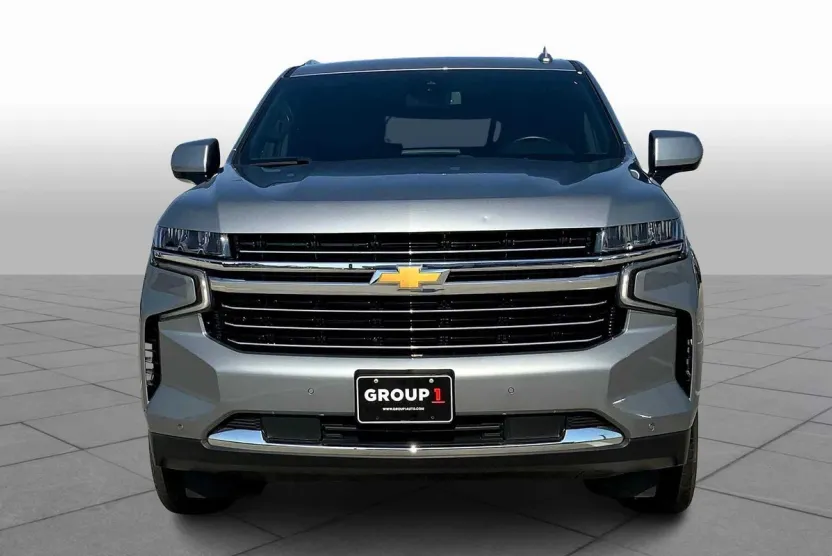 2024 Chevrolet Suburban LT photo 1
