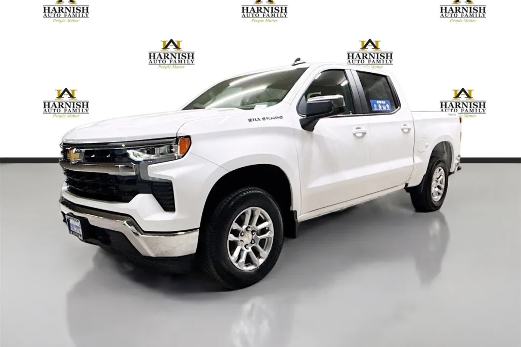 2026 Chevrolet Silverado 1500 LT photo 1