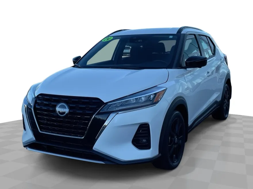 2024 Nissan Kicks SR photo 1