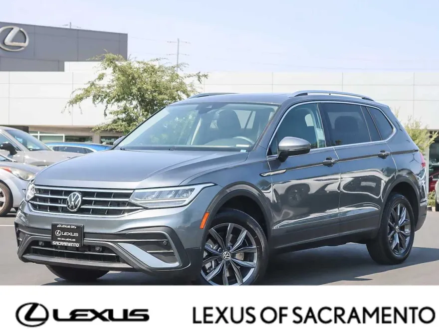 2022 Volkswagen Tiguan SE photo 1