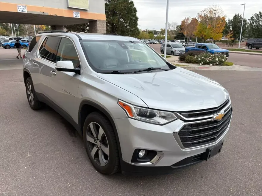 2020 Chevrolet Traverse Leather photo 1