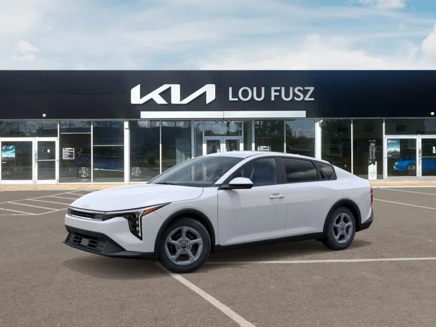 2025 Kia K4 LXS photo 1