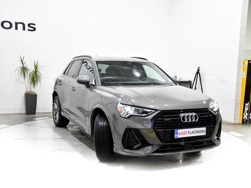 2024 Audi Q3 Premium Plus photo 1