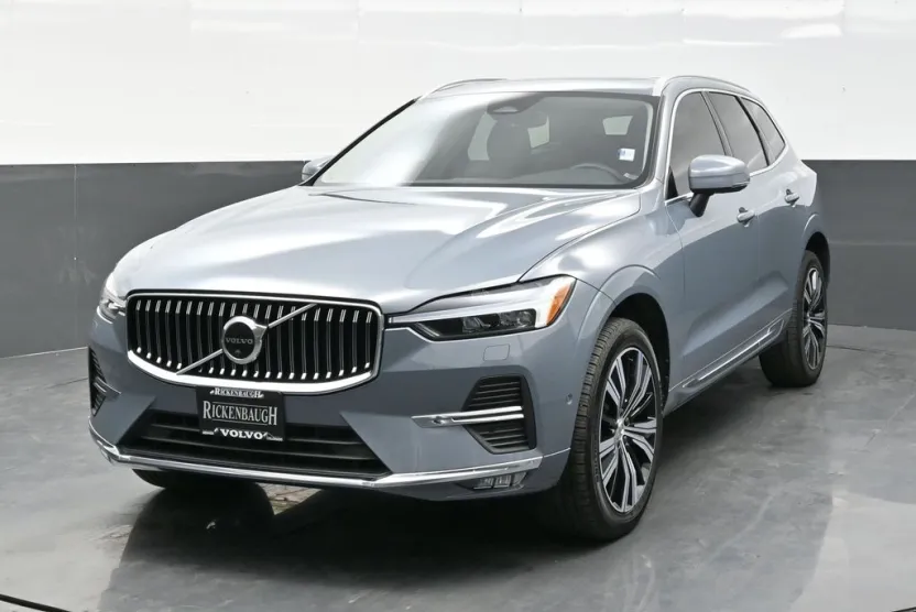 2023 Volvo XC60 B5 Plus photo 1