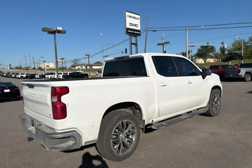 2024 Chevrolet Silverado 1500 LT photo 1
