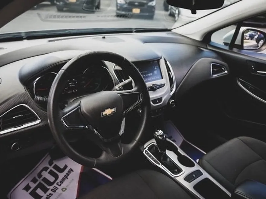 2018 Chevrolet Cruze LS photo 1