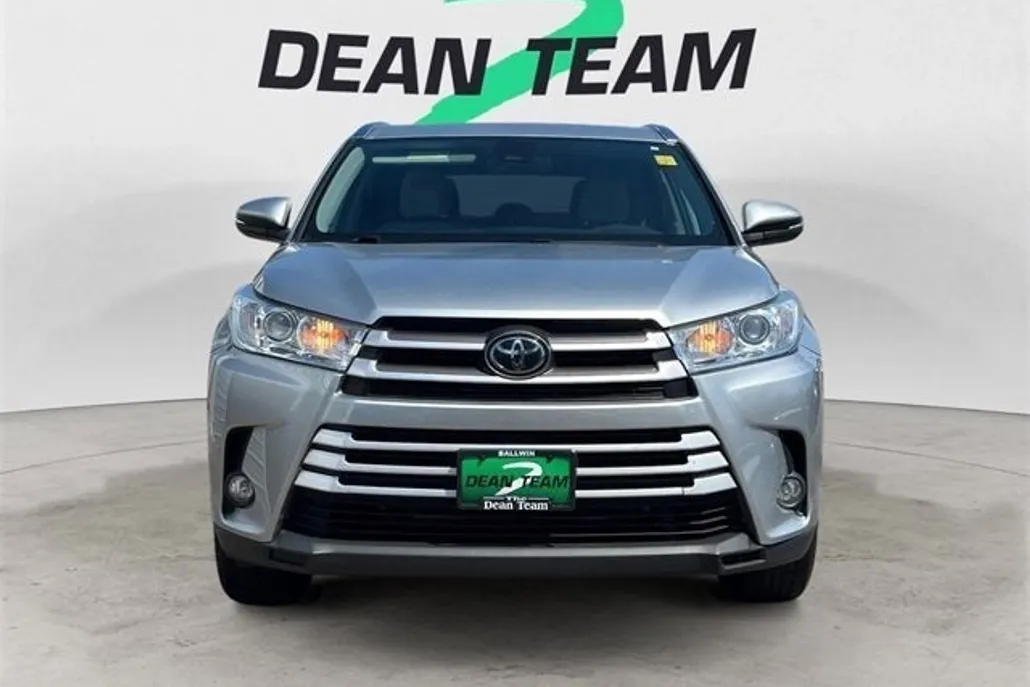 2019 Toyota Highlander XLE photo 1