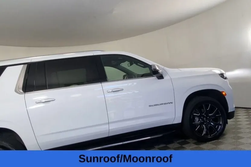 2023 Chevrolet Suburban Premier photo 1