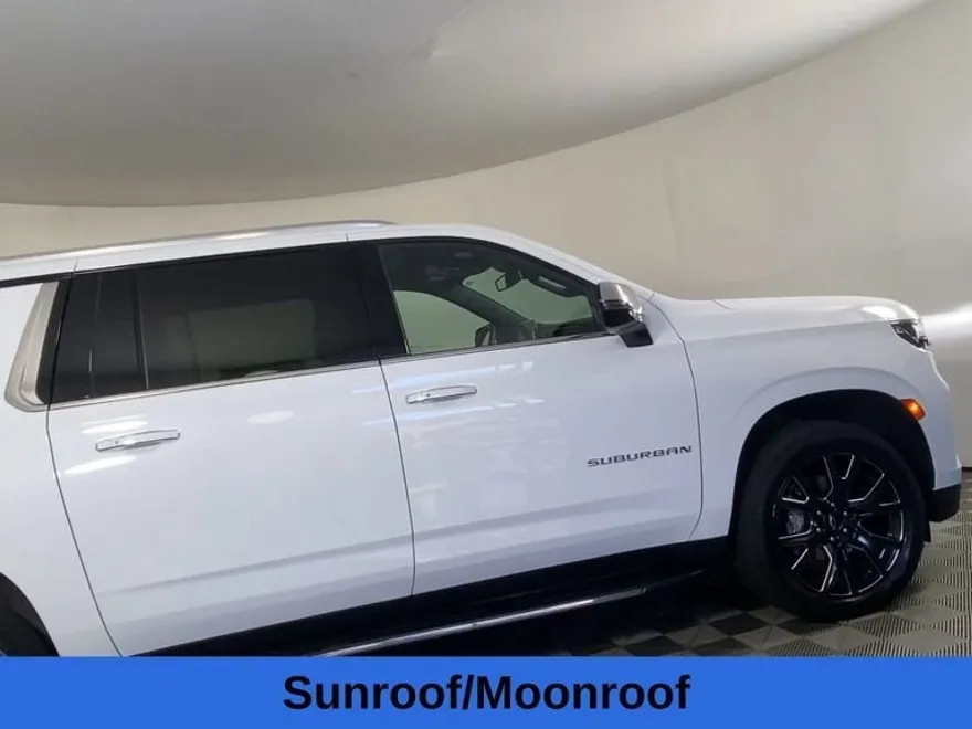 2023 Chevrolet Suburban Premier photo 1