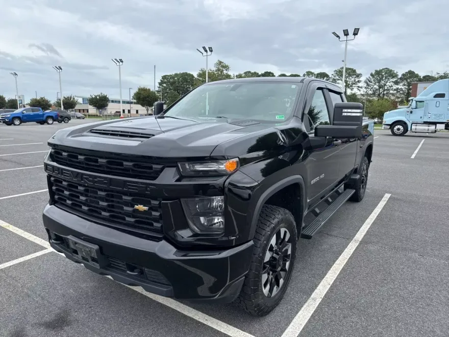 2020 Chevrolet Silverado 2500HD Custom photo 1
