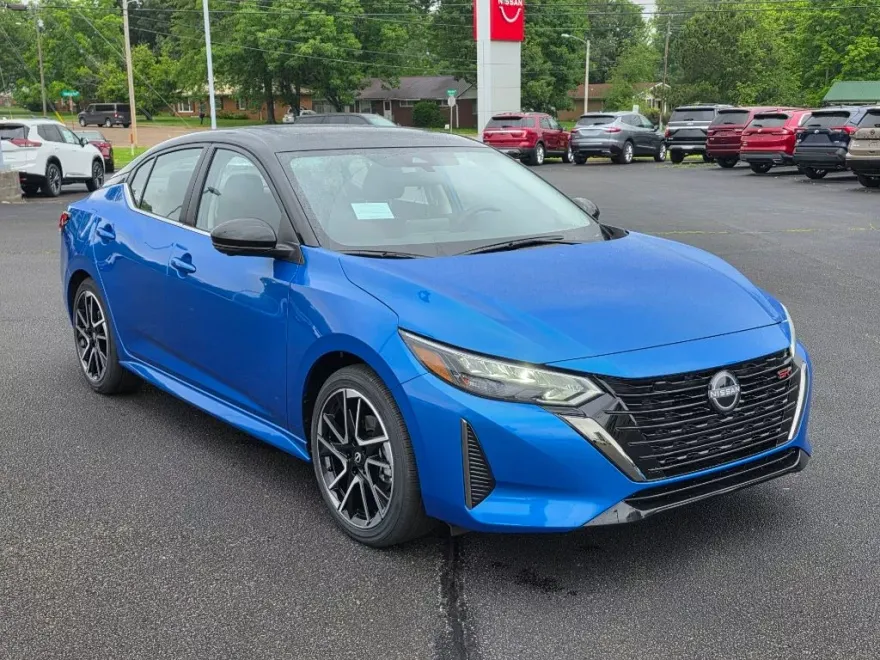2025 Nissan Sentra SR photo 1
