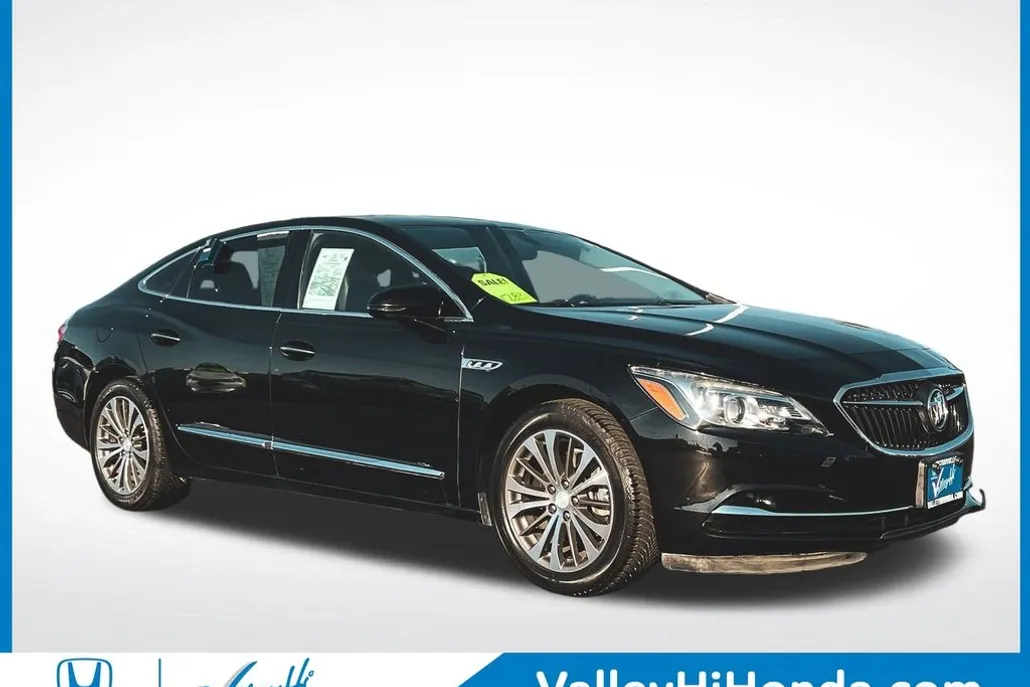 2017 Buick LaCrosse Essence photo 1