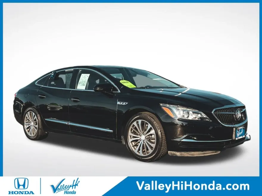 2017 Buick LaCrosse Essence photo 1