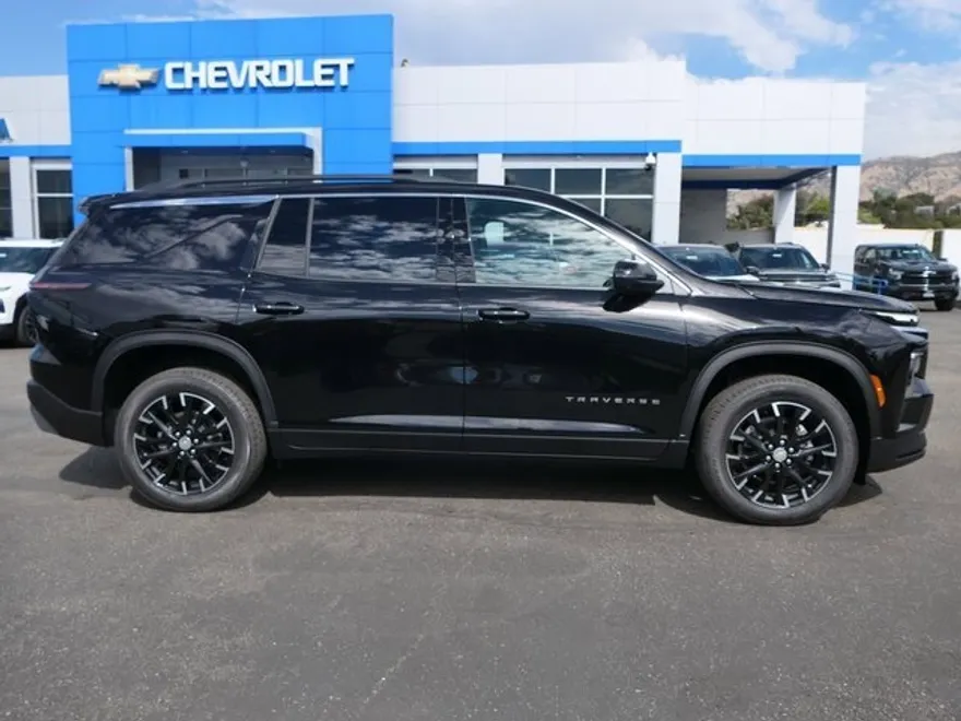 2026 Chevrolet Traverse photo 1