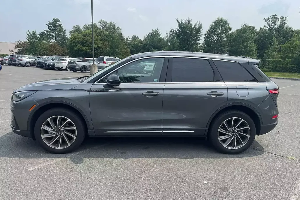 2023 Lincoln Corsair Standard photo 1