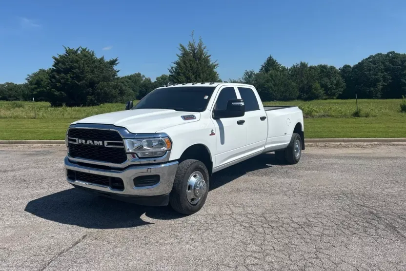 2024 Ram 3500 Tradesman photo 1