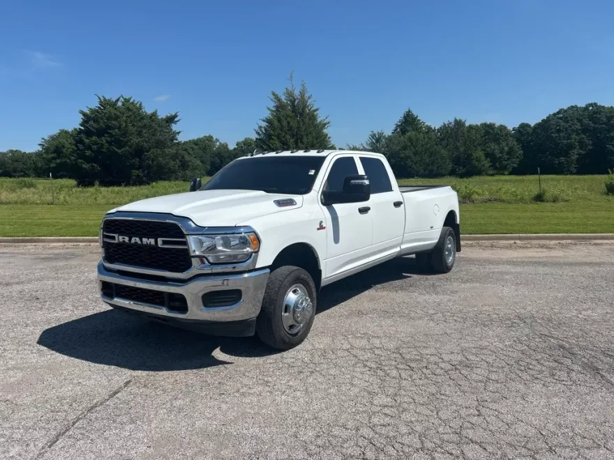 2024 Ram 3500 Tradesman photo 1