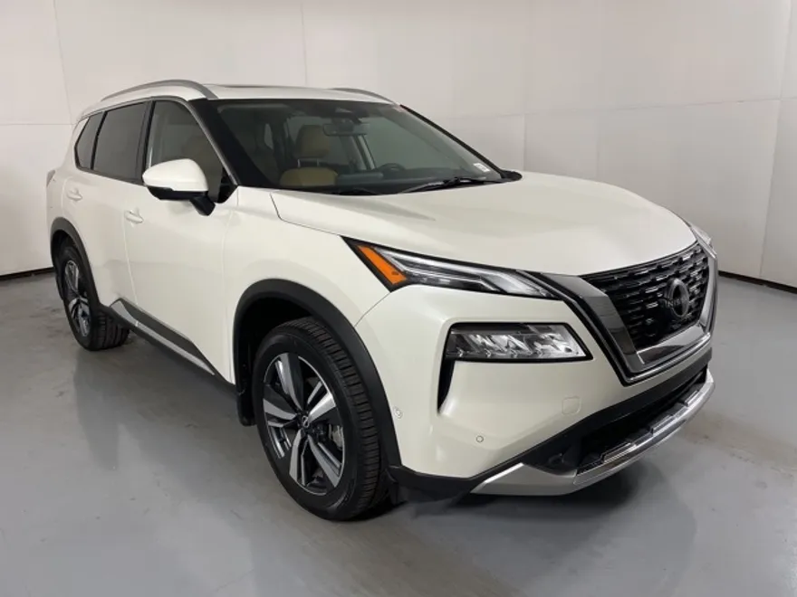 2022 Nissan Rogue Platinum photo 1