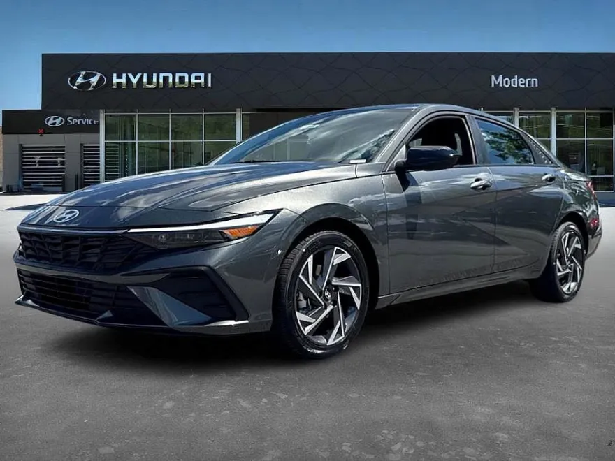 2025 Hyundai Elantra SEL Sport photo 1