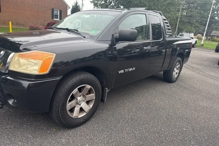 2009 Nissan Titan XE photo 1