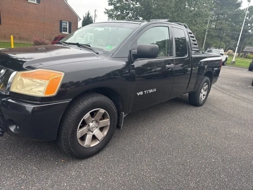 2009 Nissan Titan XE photo 1