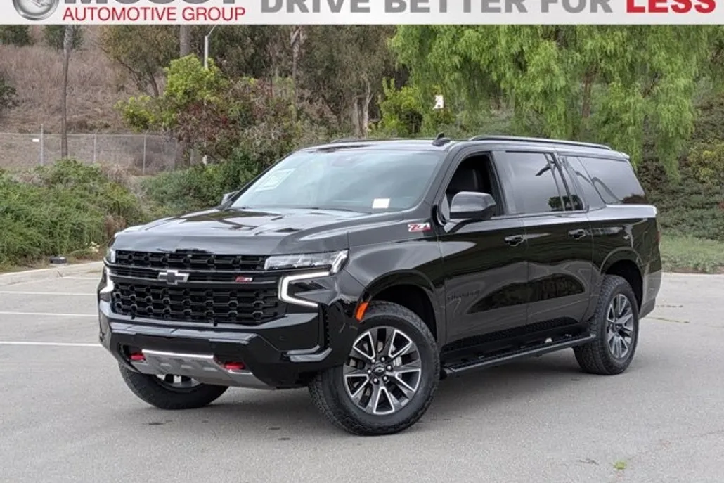2023 Chevrolet Suburban Z71 photo 1