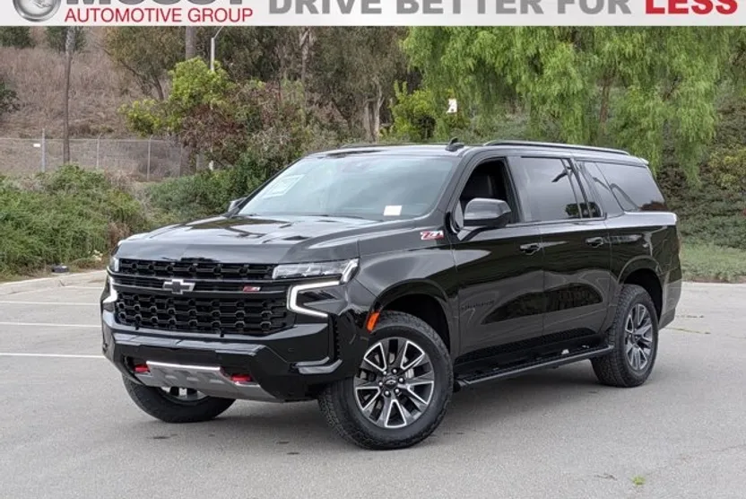 2023 Chevrolet Suburban Z71 photo 1