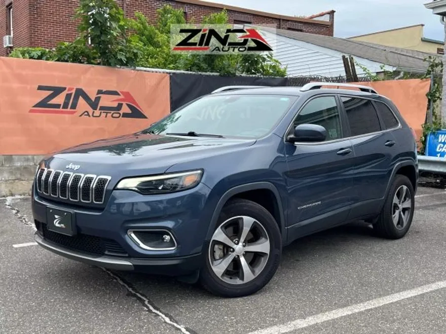 2019 Jeep Cherokee Latitude photo 1