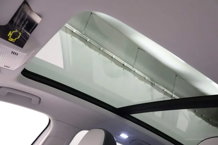 2025 Volkswagen Tiguan SE photo 1