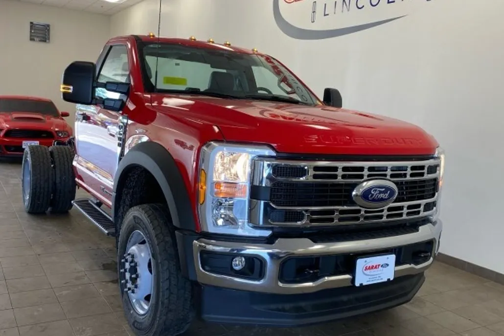 2024 Ford F-650 XL photo 1