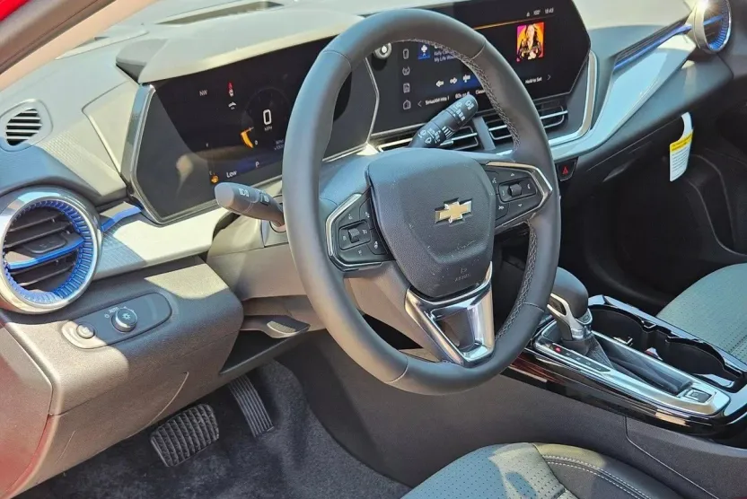 2026 Chevrolet Trax LT photo 1