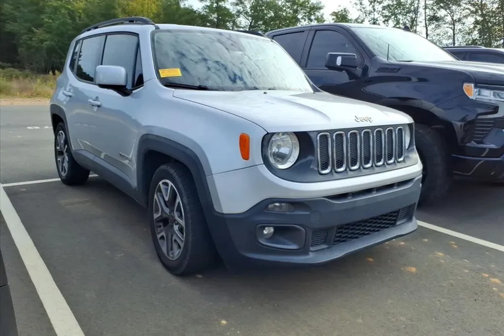 2017 Jeep Renegade Latitude North Edition photo 1