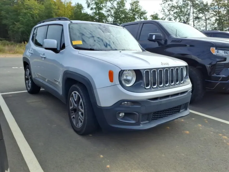 2017 Jeep Renegade Latitude North Edition photo 1