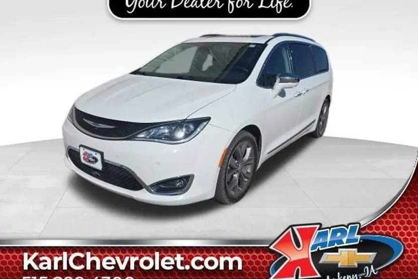 2018 Chrysler Pacifica Limited photo 1