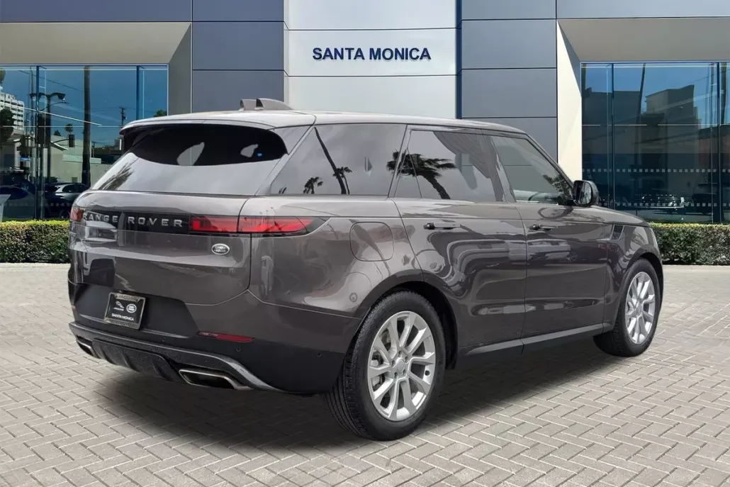 2023 Land Rover Range Rover Sport SE photo 1