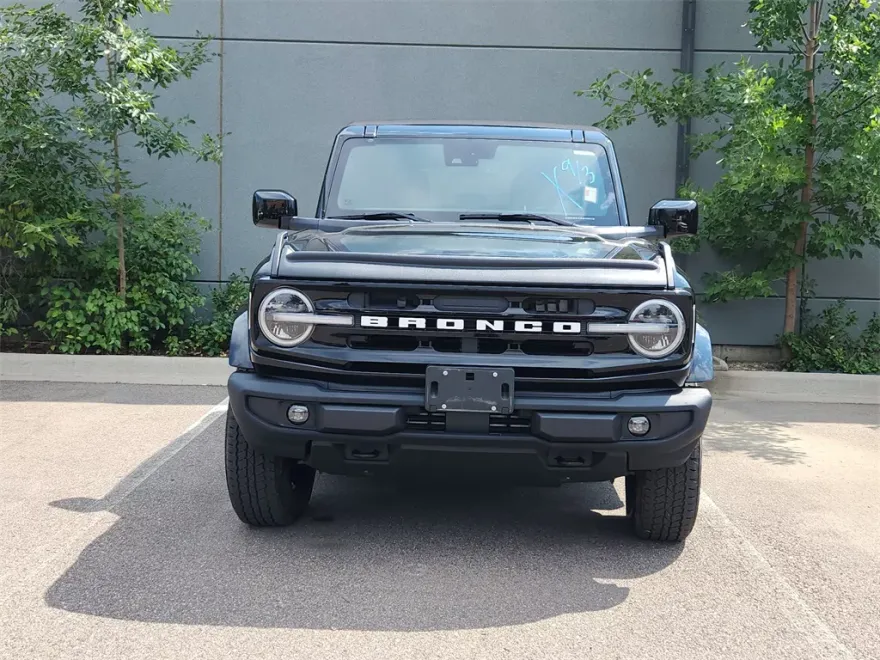 2022 Ford Bronco Outer Banks photo 1