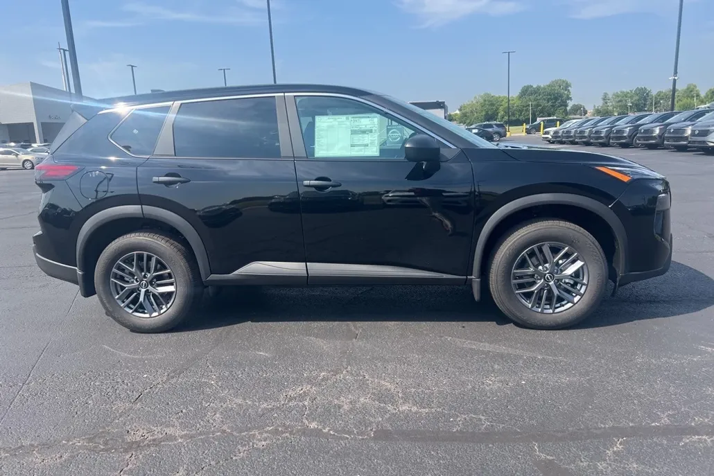 2026 Nissan Rogue S photo 1