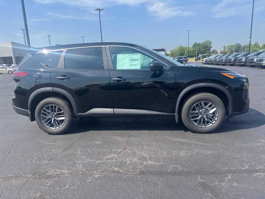 2026 Nissan Rogue S photo 1