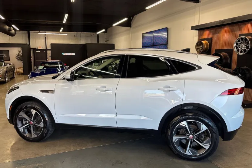 2021 Jaguar E-PACE P250 SE photo 1