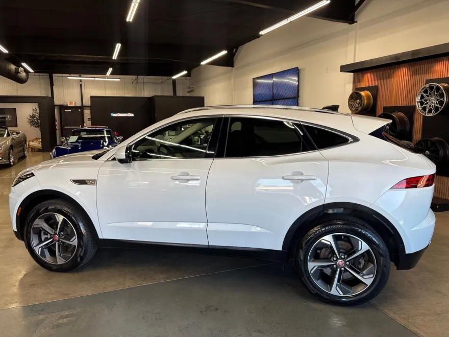 2021 Jaguar E-PACE P250 SE photo 1