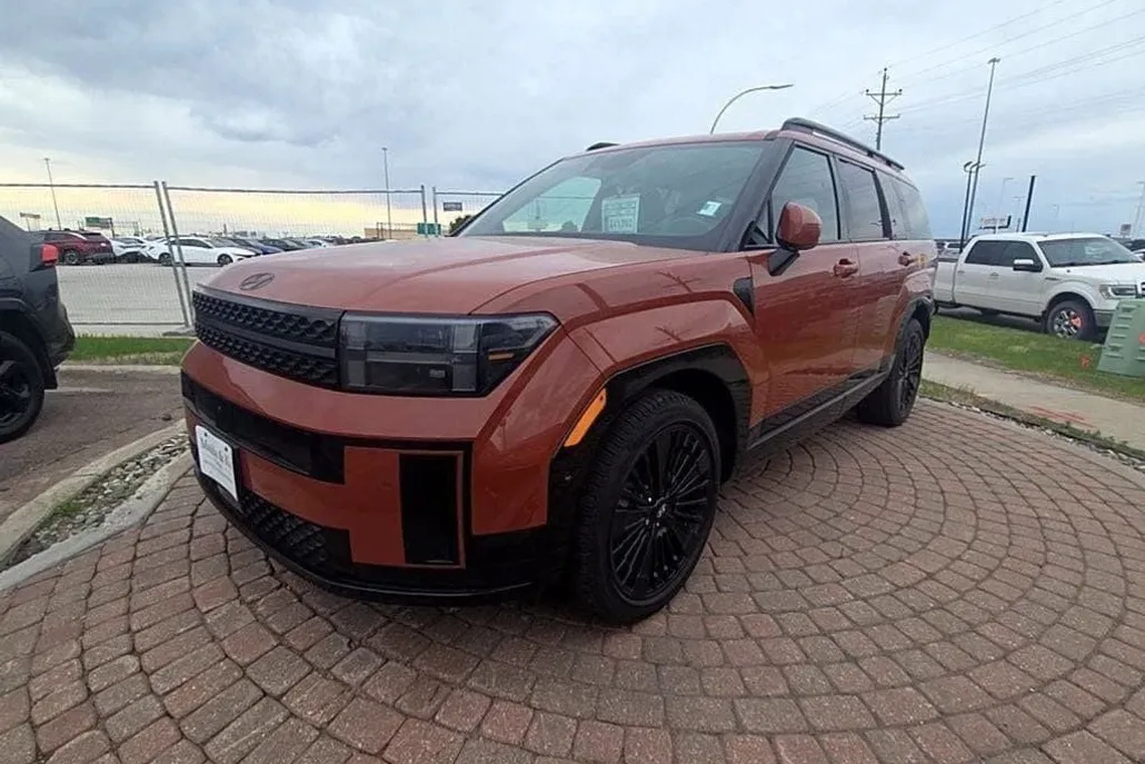 2024 Hyundai Santa Fe photo 1