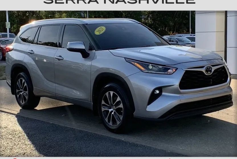 2021 Toyota Highlander XLE photo 1