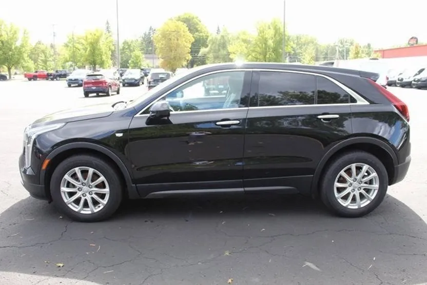 2019 Cadillac XT4 Luxury photo 1